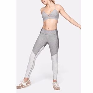 Outdoor Voices- 3/4 two tone leggings